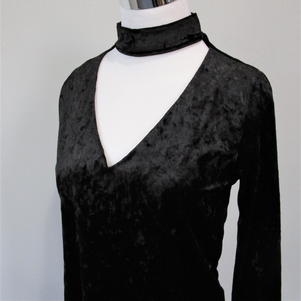 NWT Ro & De Black Velvet Choker Cut Out Top Large - Picture 4 of 8